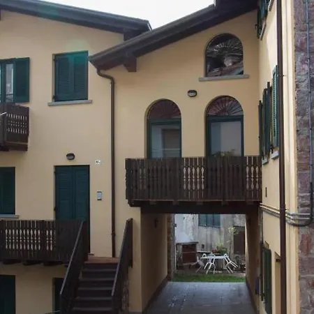 Διαμέρισμα Caselaquiete Valcamonica *